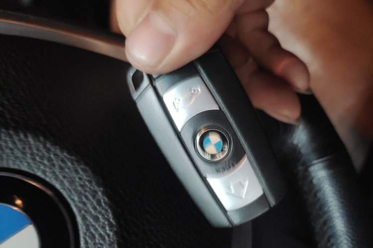 Used BMW X6  Vehicle Key