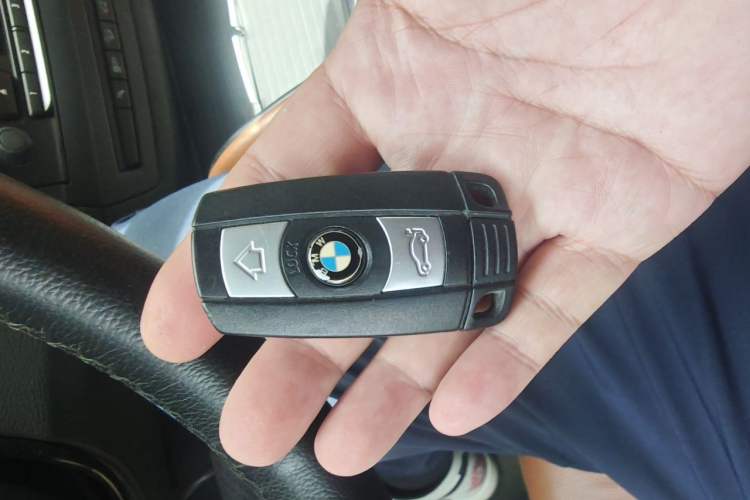 Used BMW X6  Vehicle Key