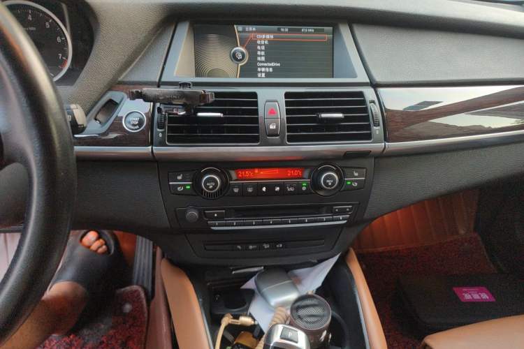 Used BMW X6 2013 xDrive35i Audio And AC Panel