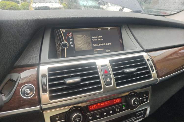 Used BMW X6 2013 xDrive35i Audio And AC Panel
