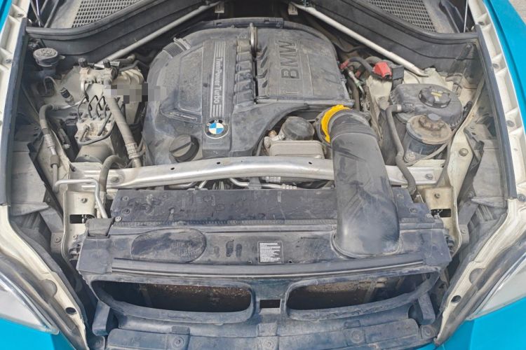 Used BMW X6  Engine Bay