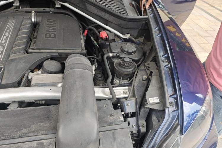Used BMW X6 2013 xDrive35i Engine Bay Left