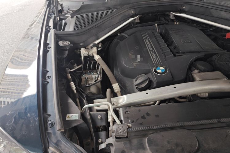 Used BMW X6 2013 xDrive35i Engine Bay Right