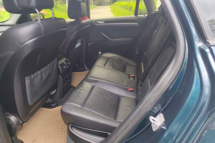 Used BMW X6  Left Rear Seat