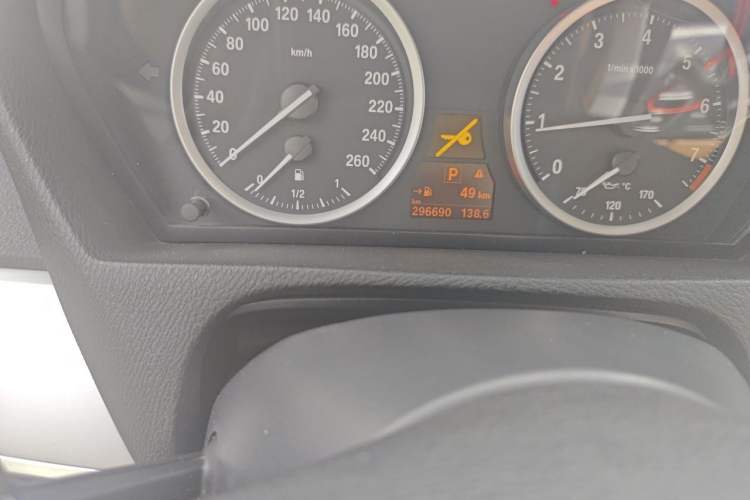 Used BMW X6  Odometer Close Up