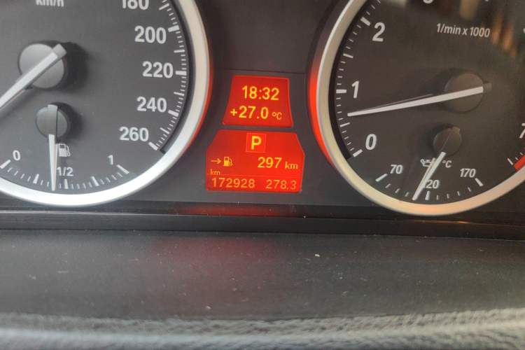Used BMW X6 2013 xDrive35i Odometer Close Up