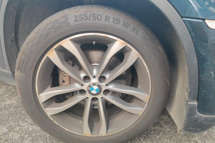 Used BMW X6 2013 xDrive35i Right Front Wheel Hub