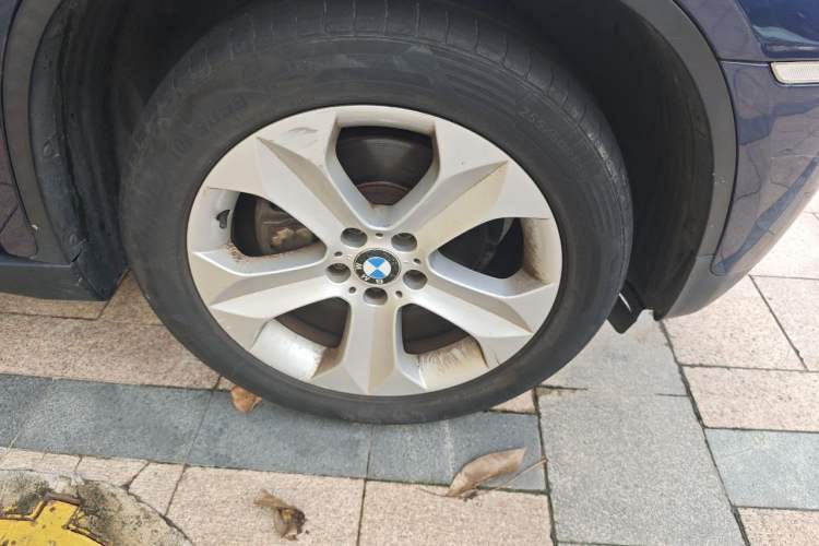 Used BMW X6 2013 xDrive35i Right Front Wheel Hub