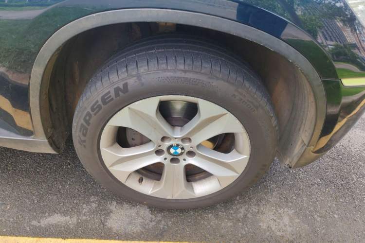 Used BMW X6  Right Front Wheel Hub