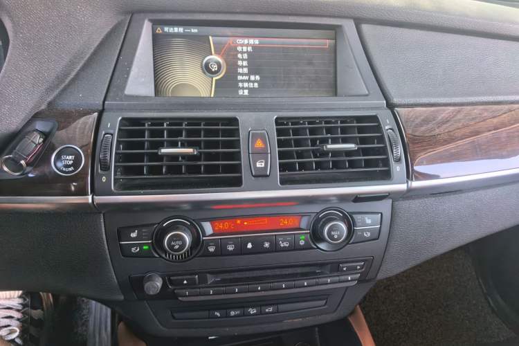 Used BMW X6 2013 xDrive35i Audio And AC Panel