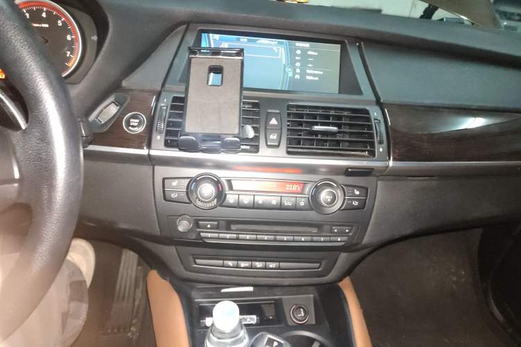 Used BMW X6 2013 xDrive35i Audio And AC Panel