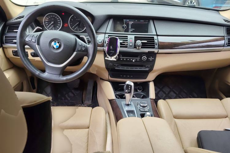 Used BMW X6 2013 xDrive35i Center Console