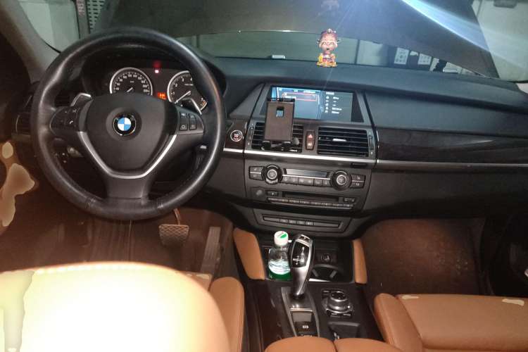 Used BMW X6 2013 xDrive35i Center Console