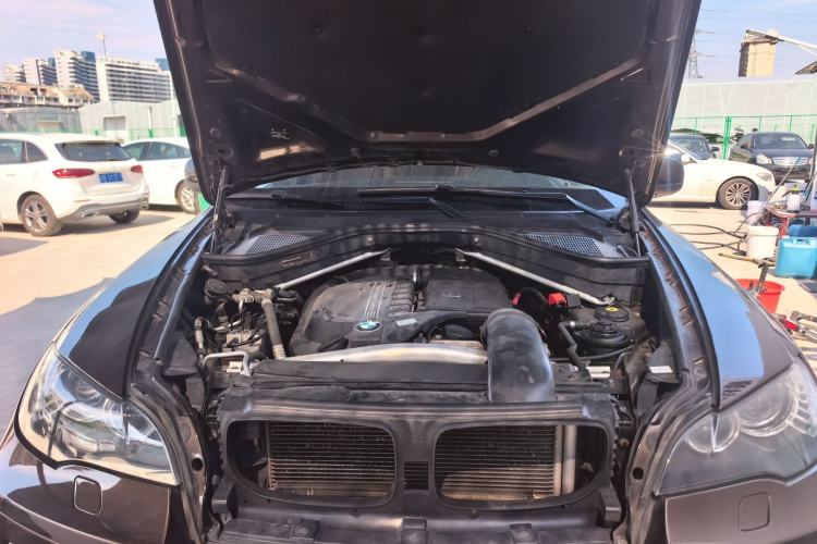 Used BMW X6 2013 xDrive35i Engine Bay