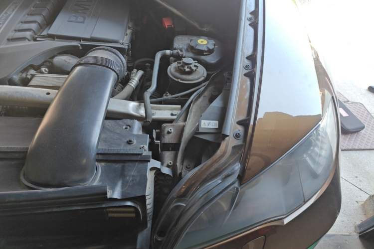 Used BMW X6 2013 xDrive35i Engine Bay Left