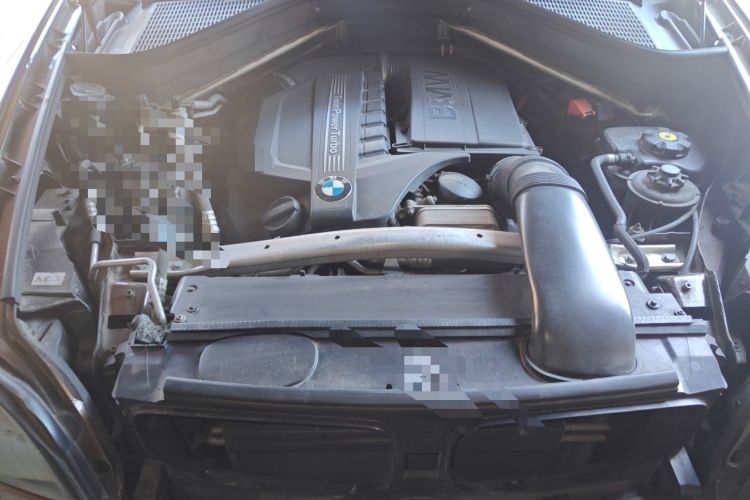 Used BMW X6 2013 xDrive35i Engine Bay