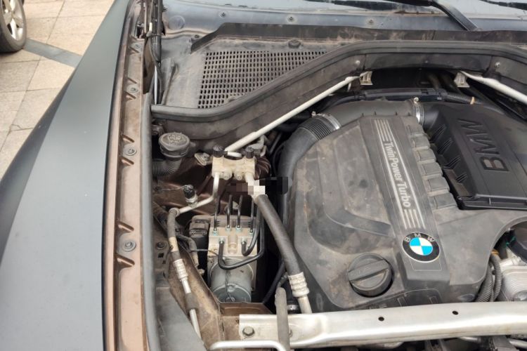 Used BMW X6 2013 xDrive35i Engine Bay Right