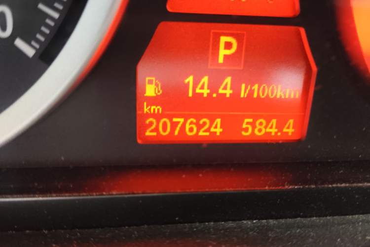 Used BMW X6 2013 xDrive35i Odometer Close Up
