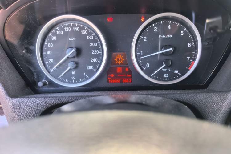 Used BMW X6 2013 xDrive35i Odometer Close Up