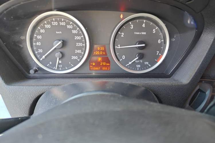 Used BMW X6 2013 xDrive35i Odometer Close Up