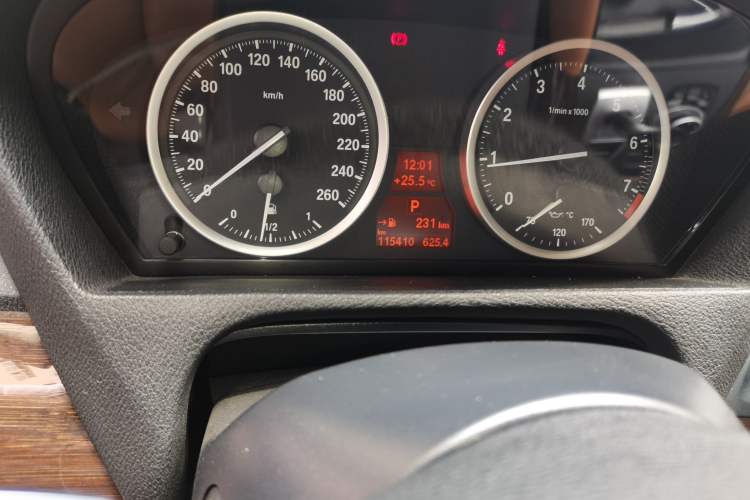 Used BMW X6 2013 xDrive35i Odometer Close Up