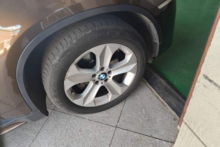 Used BMW X6 2013 xDrive35i Right Front Wheel Hub