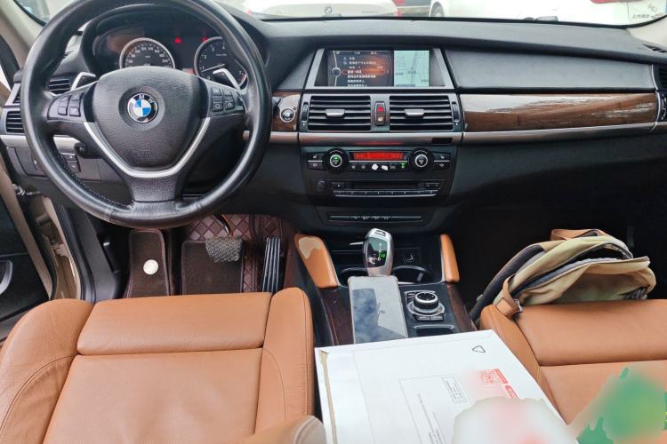 Used BMW X6 2013 xDrive35i Center Console