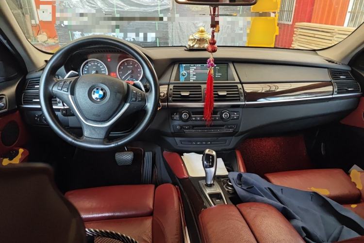 Used BMW X6  Center Console