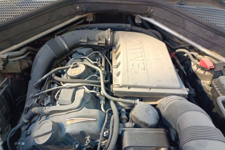 Used BMW X6 2013 xDrive35i Engine Bay