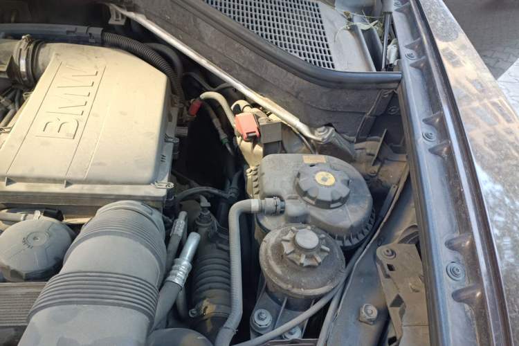 Used BMW X6 2013 xDrive35i Engine Bay Left