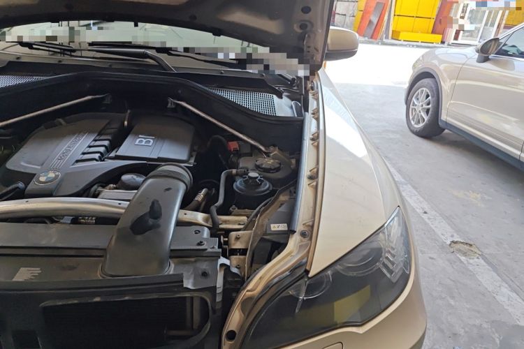 Used BMW X6  Engine Bay Left