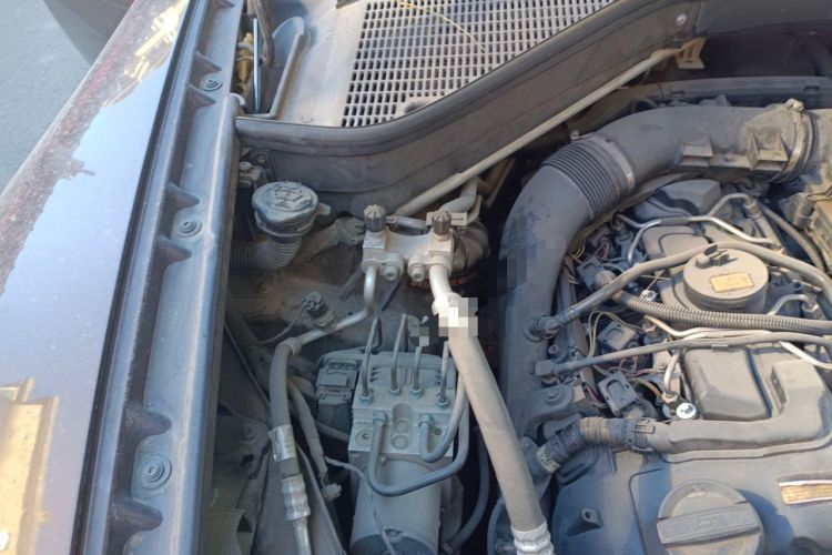Used BMW X6 2013 xDrive35i Engine Bay Right