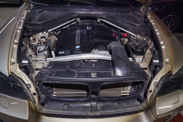 Used BMW X6 2013 xDrive35i Engine Bay