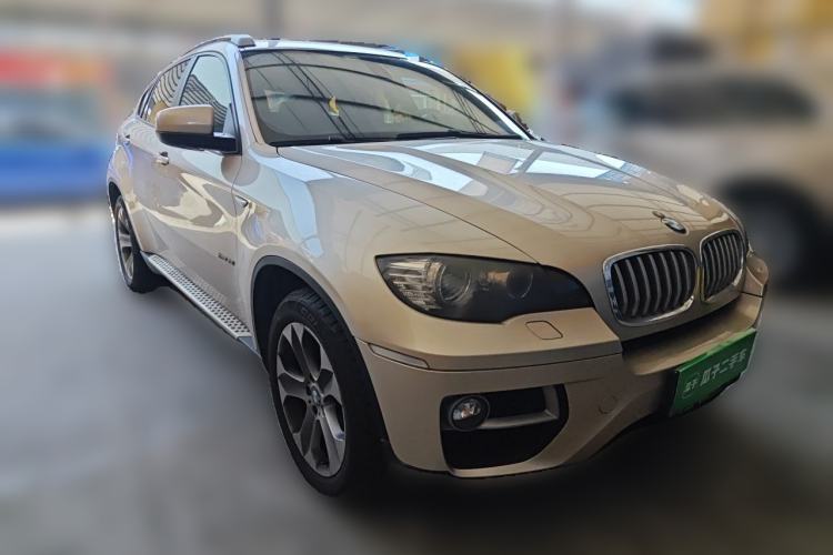 Used BMW X6  Front Right 45 Deg