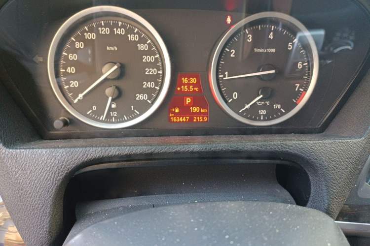 Used BMW X6 2013 xDrive35i Odometer Close Up