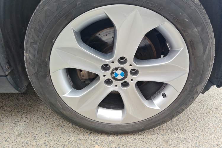 Used BMW X6 2013 xDrive35i Right Front Wheel Hub
