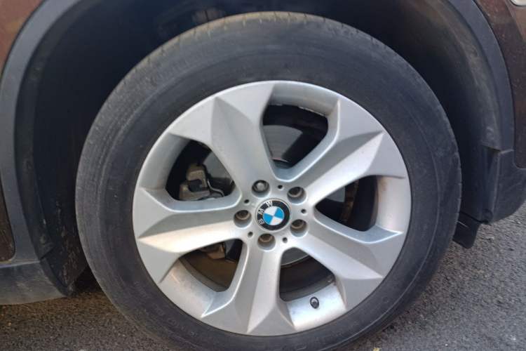 Used BMW X6 2013 xDrive35i Right Front Wheel Hub