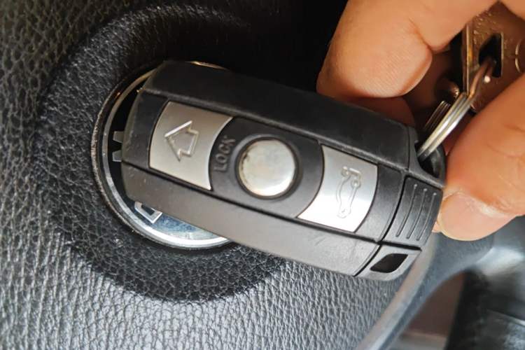 Used BMW X6  Vehicle Key
