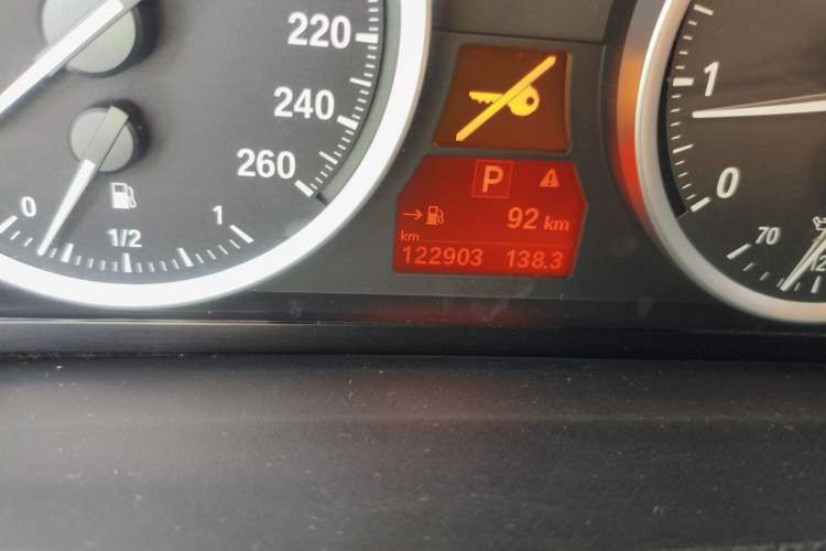 Used BMW X6 2013 xDrive35i Odometer Close Up