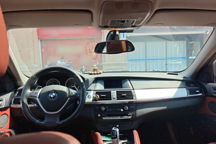 Used BMW X6  Center Console