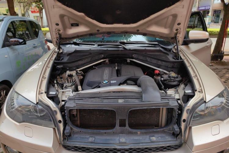 Used BMW X6 2013 xDrive35i Engine Bay
