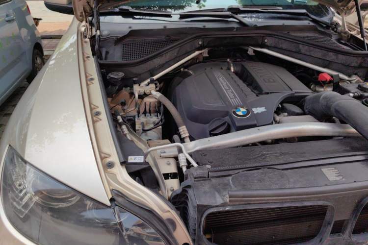 Used BMW X6 2013 xDrive35i Engine Bay Right