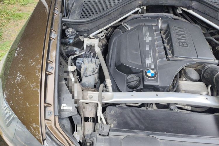 Used BMW X6 2013 xDrive35i Engine Bay Right
