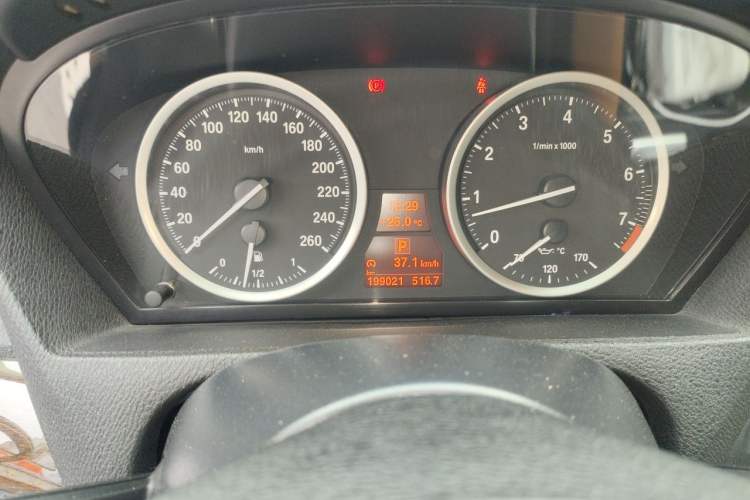 Used BMW X6 2013 xDrive35i Odometer Close Up
