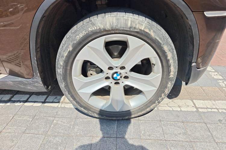 Used BMW X6  Right Front Wheel Hub