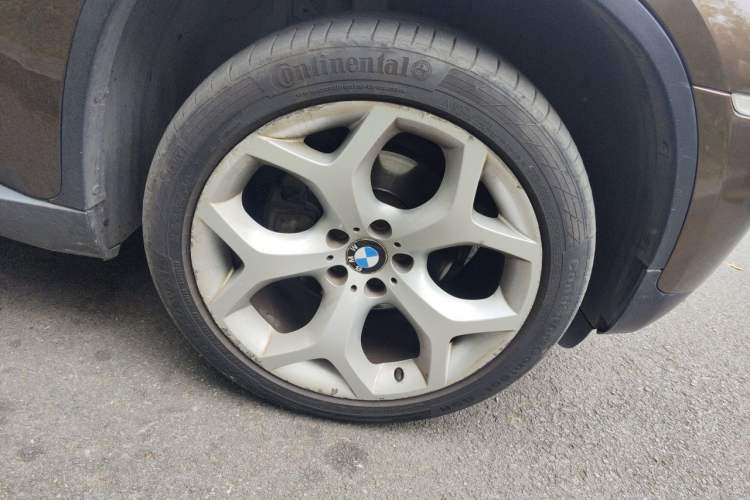 Used BMW X6 2013 xDrive35i Right Front Wheel Hub