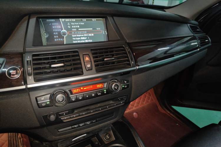 Used BMW X6 2013 xDrive35i Audio And AC Panel