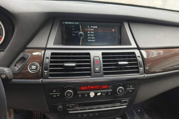 Used BMW X6 2013 xDrive35i Audio And AC Panel