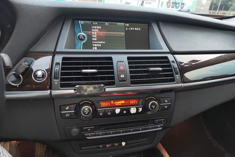 Used BMW X6 2013 xDrive35i Audio And AC Panel