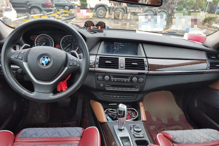 Used BMW X6  Center Console